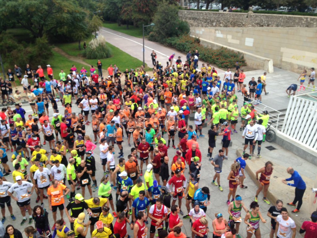 evasionrunning's tweet photo. Espectacular convocatoria! #LongRunXXLValencia Objetivo #MaratónValencia Gracias runners! #wearerunners https://t.co/KhS50GTMhZ