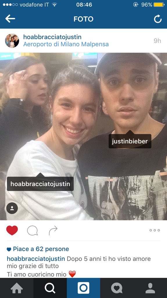 irelasix's tweet photo. FOTO DI UNA RAGAZZA CHE HA VISTO JUSTIN IERI SERA A MALPENSA CAZZZZZZO #EMABiggestFansJustinBieber https://t.co/yQmTnycPuR
