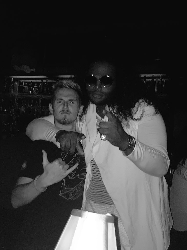Syndicate's tweet photo. What the f*ck is going on lmfao! https://t.co/9ZCvgcOfvX