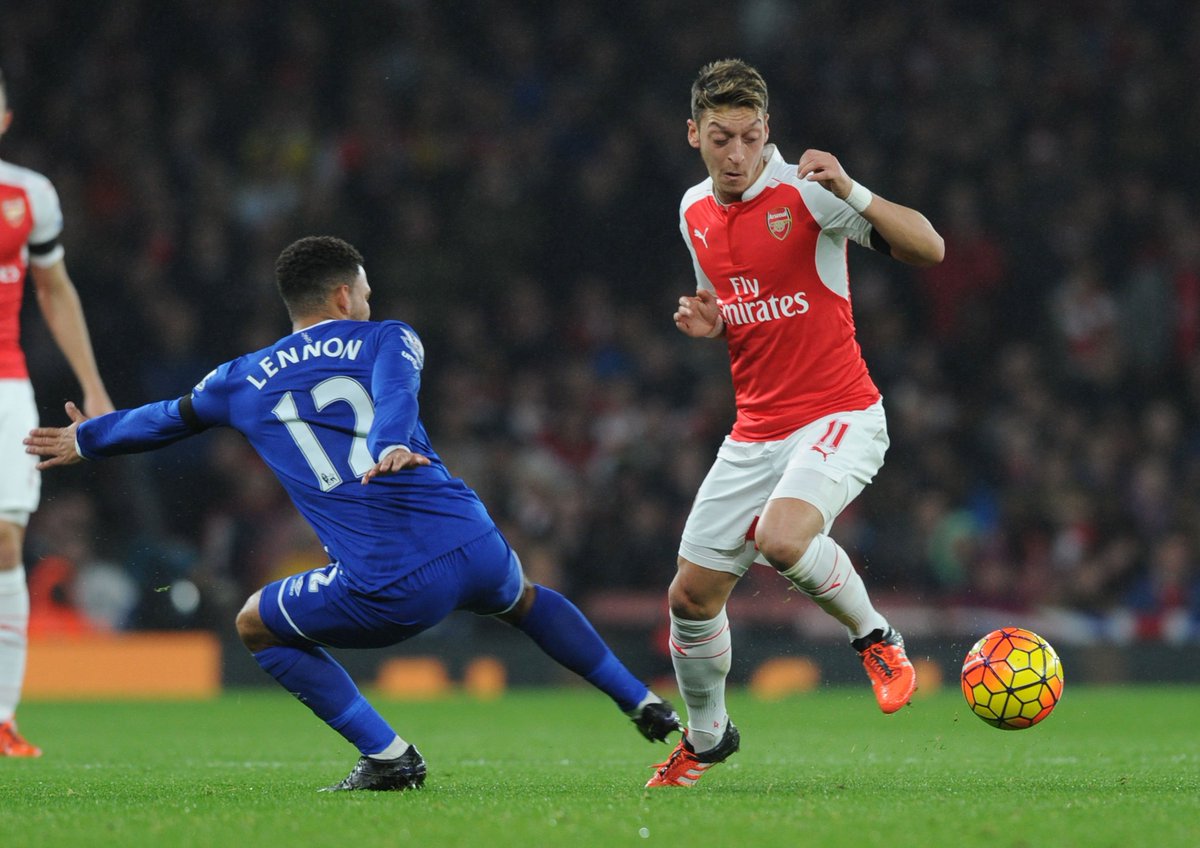 Arsenal's tweet photo. Morning all and congratulations to @MesutOzil1088, your #AFCvEFC man of the match https://t.co/2pRCFpeXC7