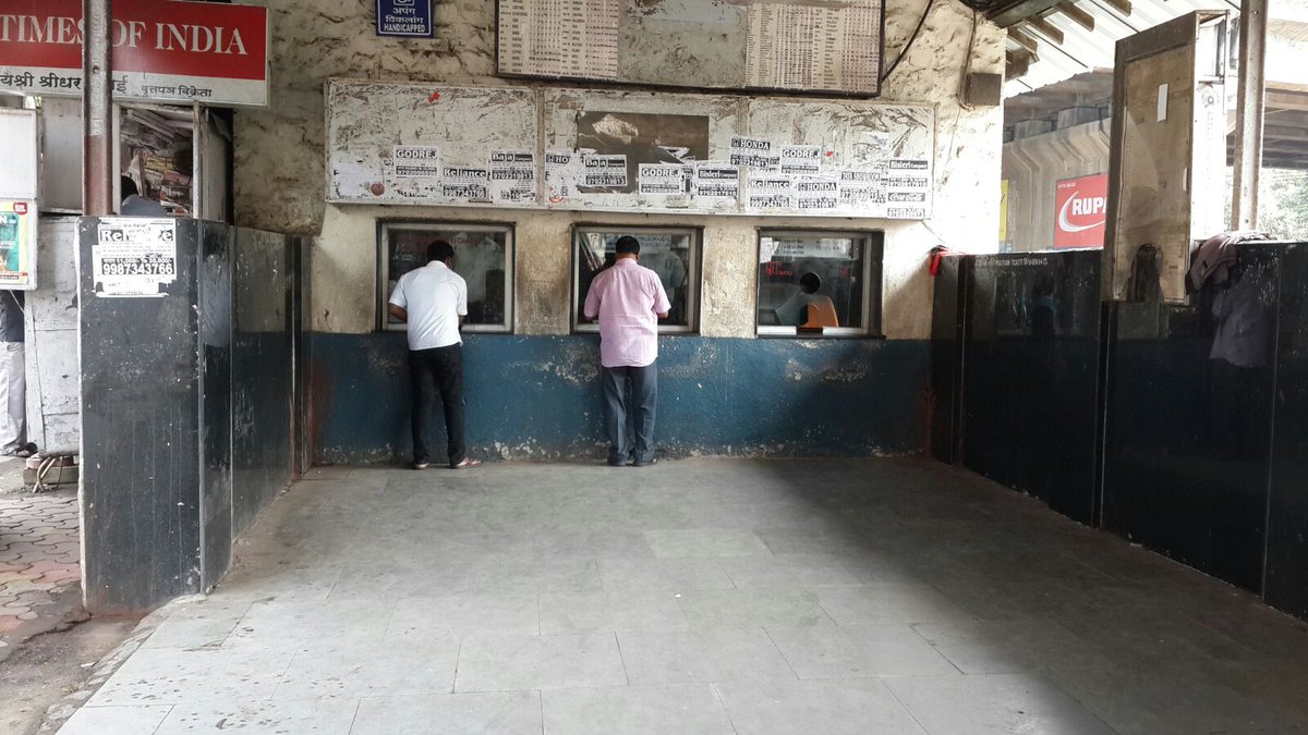 drmbct's tweet photo. @RailMinIndia @WesternRly @sureshpprabhu 's Vision of Cleanliness and Aesthetics  #MatungaRdRlyStn b4 and After Pics https://t.co/6zvnHZW8ZE