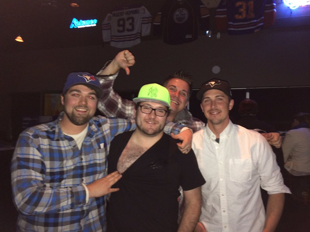 treefry's tweet photo. #neongreen #yankeebastard https://t.co/SyU4P1NnYJ