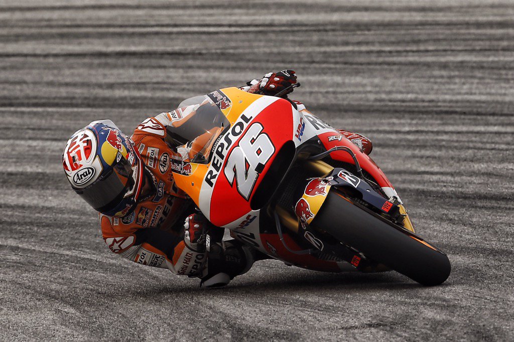HondaMotosES's tweet photo. ¡Vamos @26_DaniPedrosa! Gran victoria de Dani en Malasia por delante de Lorenzo y Rossi! https://t.co/vguKUaWALP