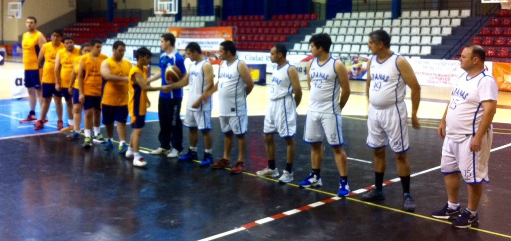 CDMariaAuxilia3's tweet photo. Comienza la final entre dos grandes equipos!!! @FECAMws @cdbapanastoledo @CDMariaAuxilia3 https://t.co/B9nbkuBYtE