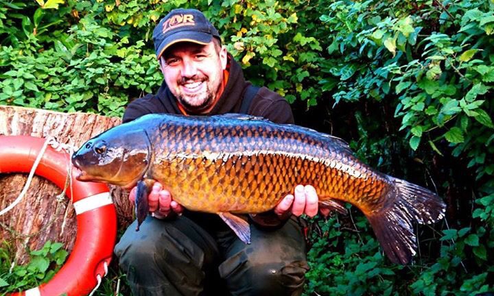TORBAIT1's tweet photo. Jamie peters with some beauties #squidandtangerine #strawberry #gooddangling #newbaitalmostready #getonTor https://t.co/GM7yr7YzO8