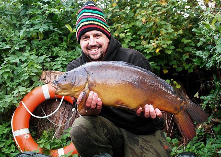 TORBAIT1's tweet photo. Jamie peters with some beauties #squidandtangerine #strawberry #gooddangling #newbaitalmostready #getonTor https://t.co/GM7yr7YzO8