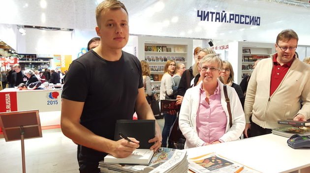 Nu kör vi i gång med dag tre från #Bokmässan2015 #bokmässanfi. Häng med här! hbl.fi/kultur/2015-10…