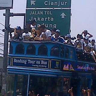 RikiRete's tweet photo. Dan akhir'a lewatt jugaa konvoi nya... Panas mentrang tetep semangatt...with @varKBB https://t.co/x93RVnWTUY