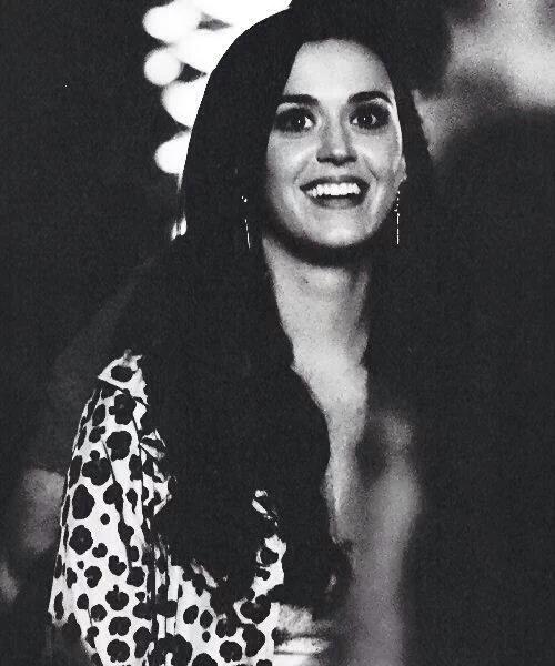 voidllouis's tweet photo. È stata una delle prime persone di cui sono stata strafissata, si merita il meglio💌 #HappyBirthdayKatyPerry https://t.co/nQDfiPwhD0