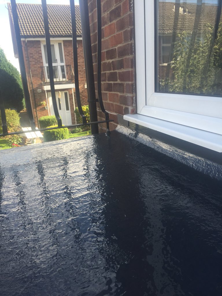 cwilsonroofing's tweet photo. New fibreglass balcony we have done in the busy last few weeks #balcony #fibreglass #grp #flatroof https://t.co/jYGfc2lb4t