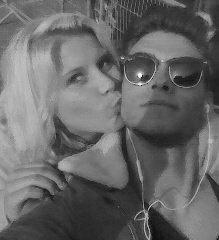 ConstanceMass16's tweet photo. @BensettiRayane Mon chouchou , a cannes tu l'aura ta boite de ferrero 
Je t'aime
#tamadameferrero 
😍😘💘 https://t.co/FMBE0q4cXk