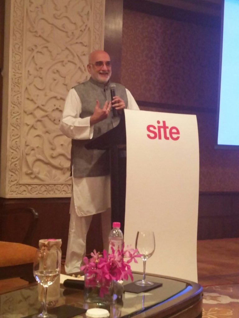 AnjaLoetscher's tweet photo. Met Rajiv at SITE in Delhi, what an honor #siteconference15 https://t.co/ejLFp9Xnsy