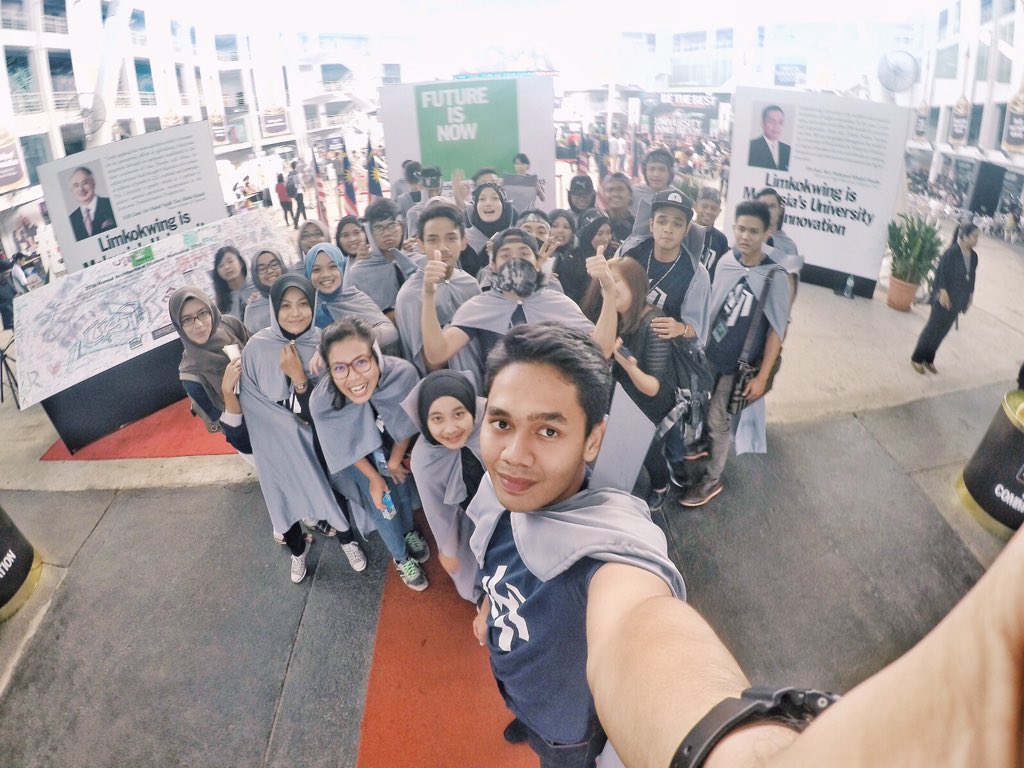najwaharzani's tweet photo. Definitely gonna miss #FutureIsNow #FutureIsNow27 https://t.co/IYtGEBd5iT