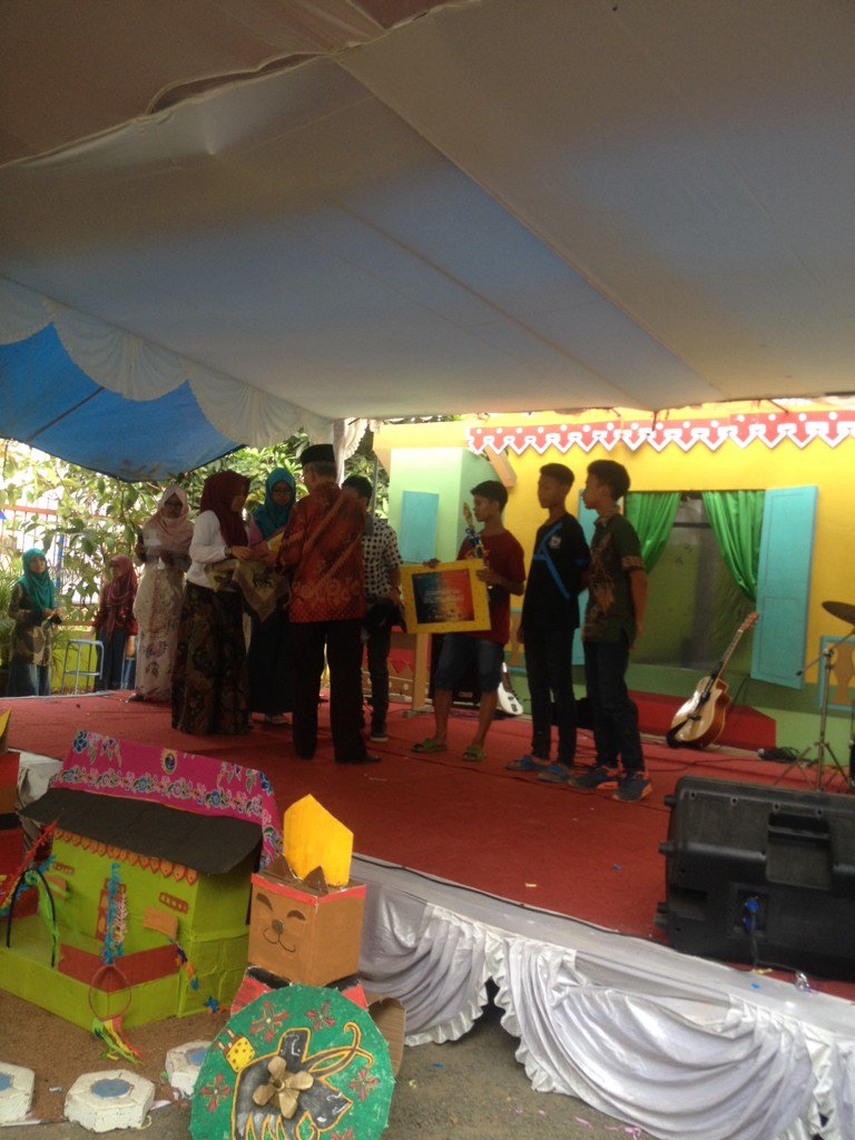 yoo selamat untuk para pemenang lomba futsal dan suporter yang berbudaya semoga kedepannya lebih sukses yaa 😊