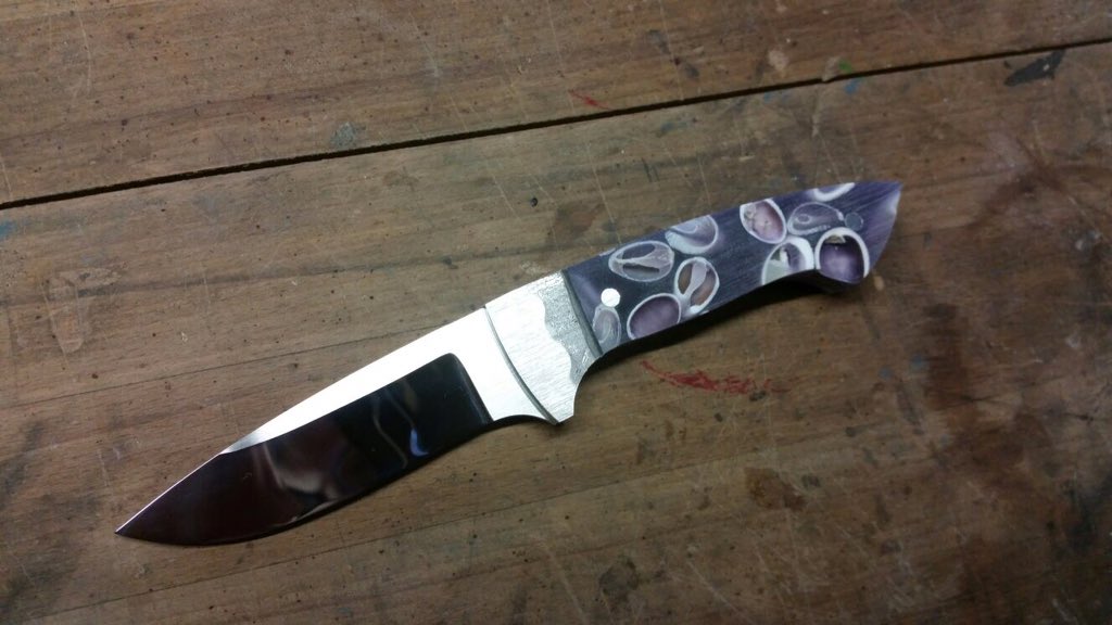 TalkinPuffer's tweet photo. Sharpin' the edges...
Coming soon #handmade #luxury #knife #realshells #andreapaini https://t.co/0knq4IAOCp https://t.co/Ypa6XNiIRv