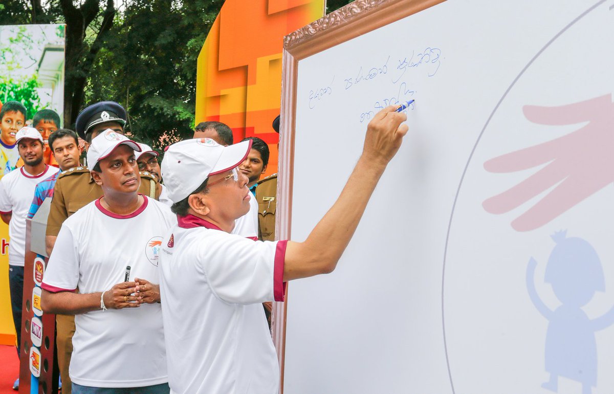 MaithripalaS's tweet photo. At the @PanamenSurakimu walk for child protection with @rupavahinitv, @KumarSanga2 &amp; Hon. Gayantha Karunathilake. https://t.co/MV5rlMic3z