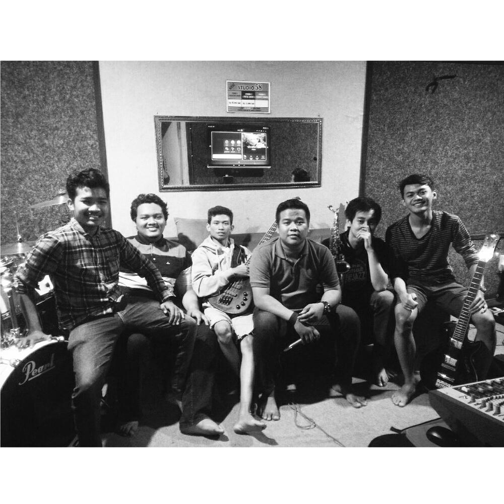 We're coming back boy!
Setelah cukup lama rehat, kita kembali gaes!
langsung sedot : soundcloud.com/surviveonsatni…