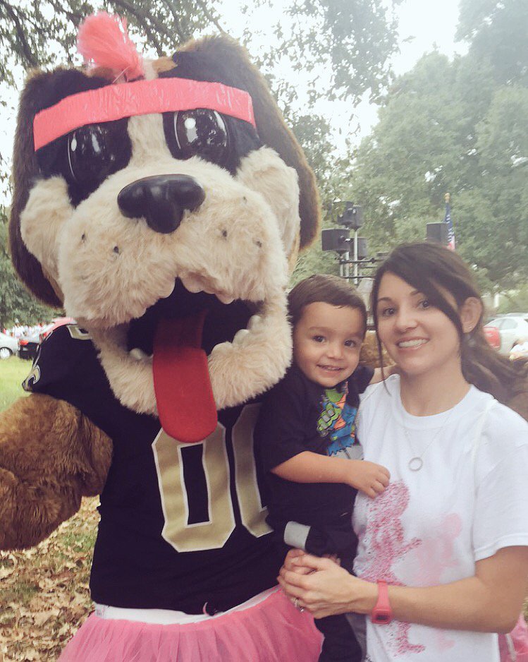 beccannrn's tweet photo. Who Dat! 💛🏈 Go Saints! #SaintsGameday #RaceForTheCure #welovegumbo @Saints https://t.co/3zwyyEJ4IP