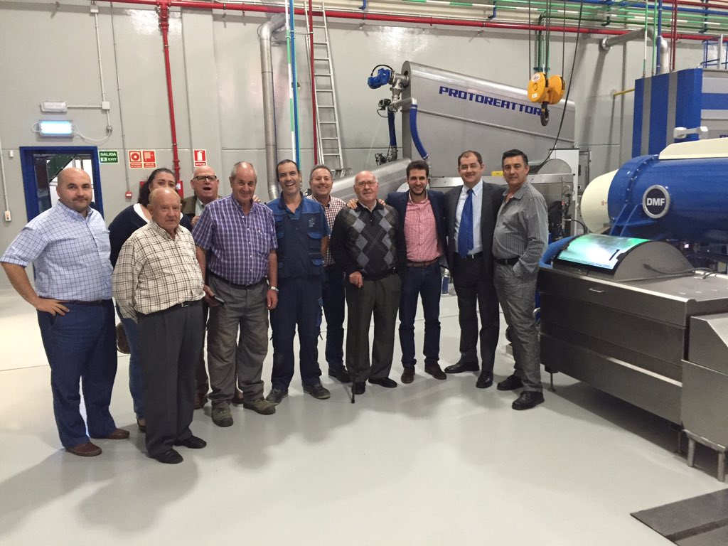 picualia's tweet photo. #EarlyHarvest with #protoreattore #leopard8 @GruppoPieralisi amazing! https://t.co/9COhqodqJP