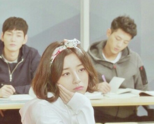 flawminah's tweet photo. @xiaomandys kerenan diriku lah, ceritanya bingung milih yg kanan apa yg kiri:3 https://t.co/YQj7LfR09d