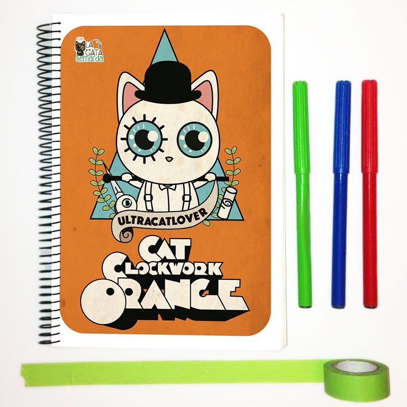 LaGataBernarda's tweet photo. #ClockworkOrange ,Stanley Kubrick nunca imaginó que la ultraviolencia pudiese ser tan adorable! #lanaranjamecanica https://t.co/a54zzAjeAJ
