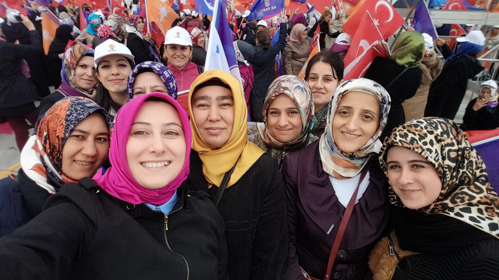 Akkadinzburnu's tweet photo. Vatan bizím, can bizim, İzmir bizim, Van bizim, Bitmeyen Heycan bizim.Tek Sevdamızsın Türkiye.. https://t.co/S8qV3vH9Qt
