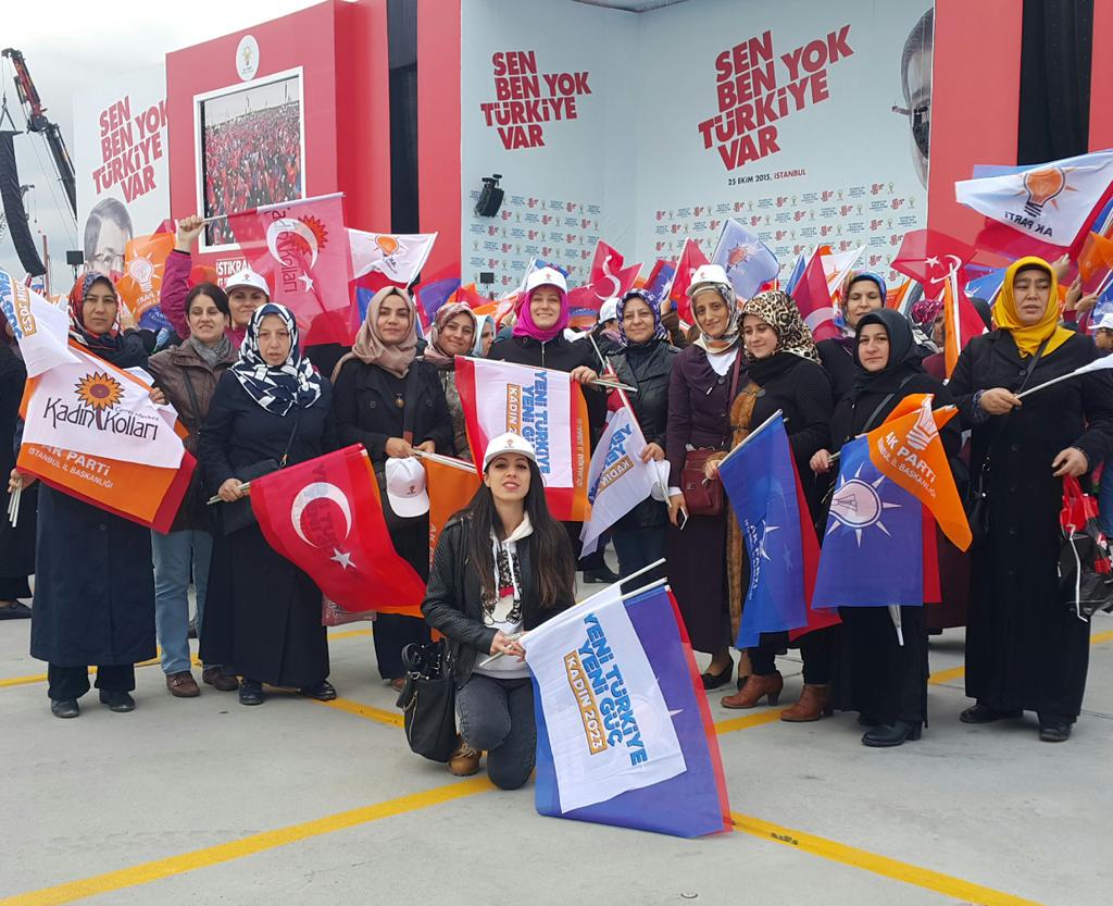 Akkadinzburnu's tweet photo. Vatan bizím, can bizim, İzmir bizim, Van bizim, Bitmeyen Heycan bizim.Tek Sevdamızsın Türkiye.. https://t.co/S8qV3vH9Qt