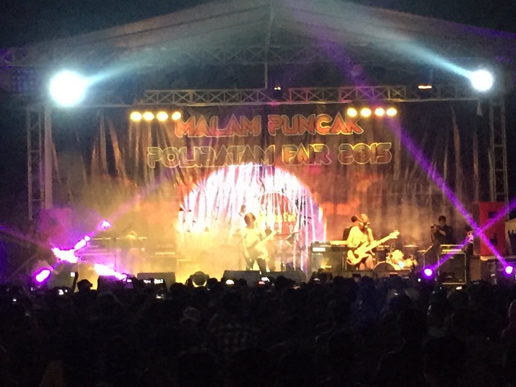 JROCKS1spirit's tweet photo. Onstage di @polibatamfair15  keren acaranya 👍 https://t.co/GJchfUyuR4