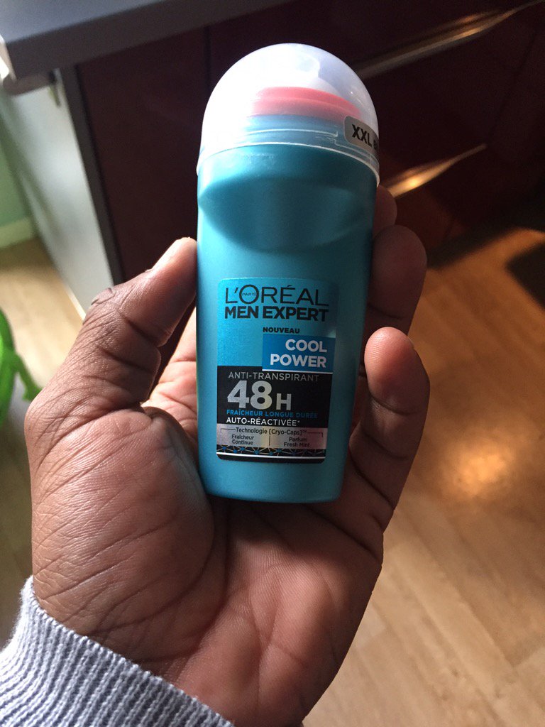 EssombeW's tweet photo. Le produit qui a drivé mon entretien .. #Menexpert #goodiegoodness .@LorealLive ! "Because I'm Worth it " 🔋✅ https://t.co/q8Zz78brlj