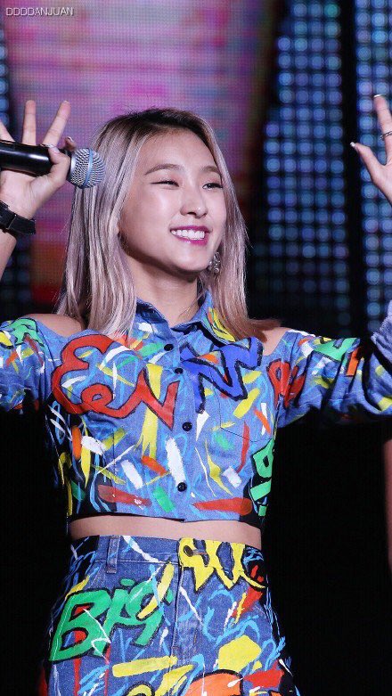 BoraUpdates's tweet photo. [PICS] 151024 #SISTAR #BORA @ ACC Concert in Shanghai Cr. As Tagged | #씨스타 #보라 https://t.co/lKMFC1KeIW