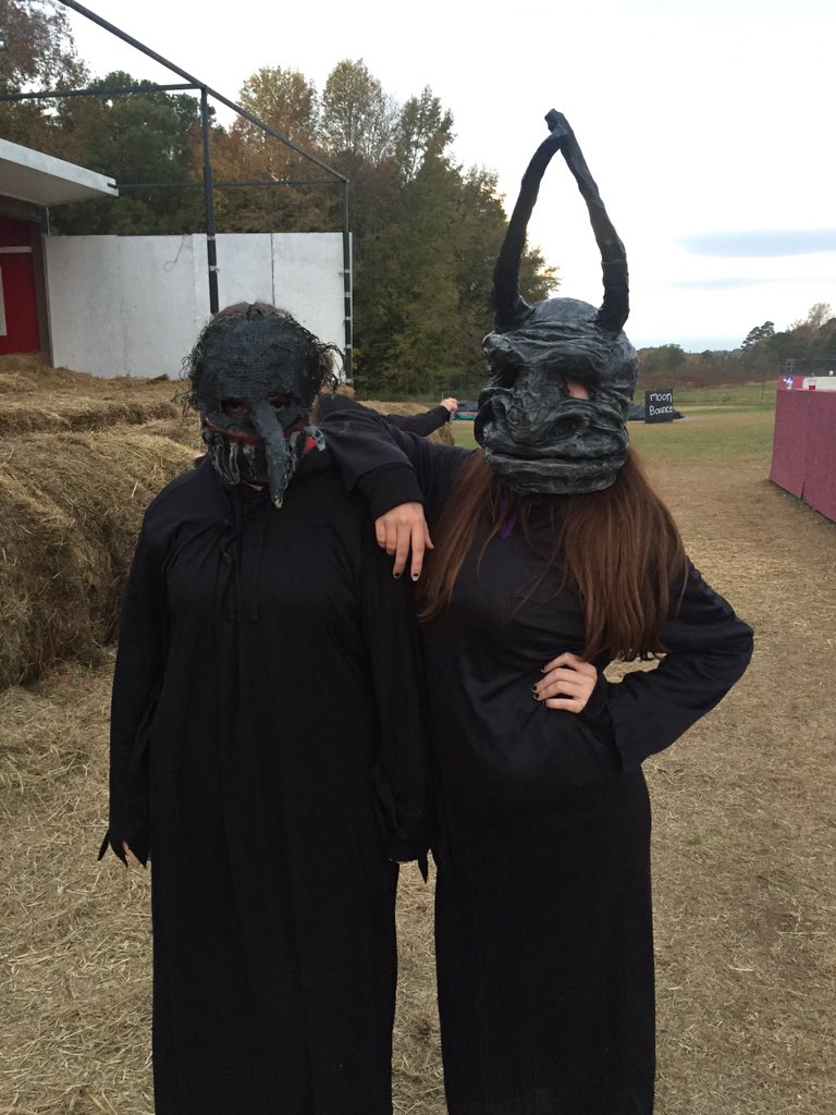 emma_gene_'s tweet photo. We've never looked better👻👹 @rachel__childs #totalterror https://t.co/XQZUtVJmoM