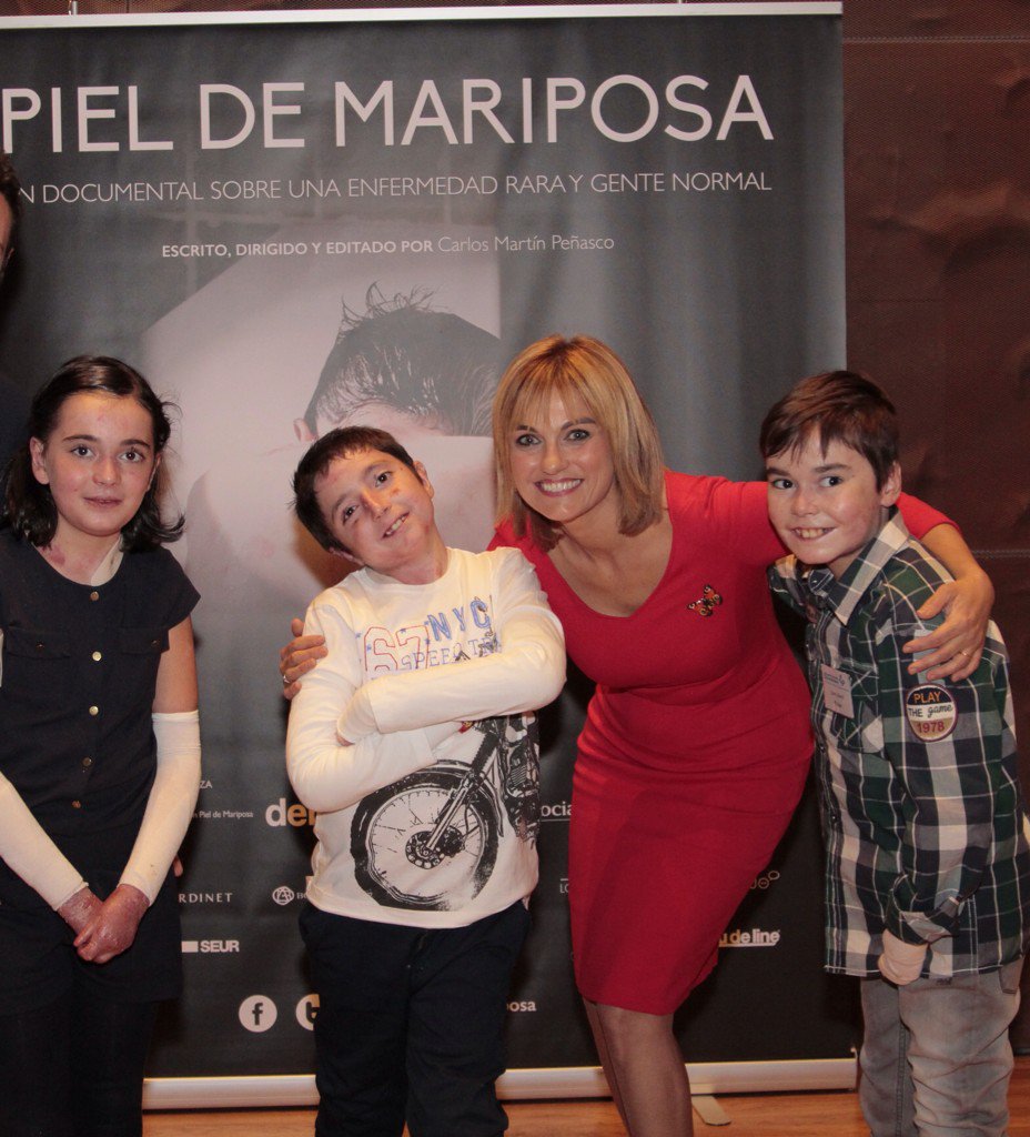 lourdesmaldonad's tweet photo. Os presento a Lucía, Alberto y Asier. Unos campeones #pontealas #diapieldemariposa. https://t.co/4i18R0MRjf
