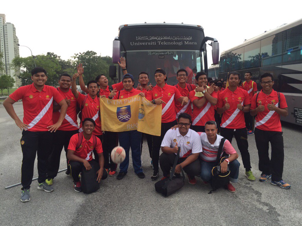 kecikcekik's tweet photo. Road to Uitm Merbok, Kedah. #karisma2015 #ragbi ๐ #rosesrc ๐น https://t.co/Q2KB3CKlHm