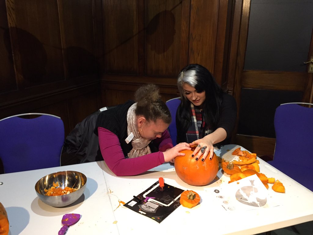 marthanddaisys's tweet photo. Messy fun for Halloween ..... 😆😆#Halloween #pumpkin # BurgessHill #creative #fun https://t.co/ZBHid4FCk7