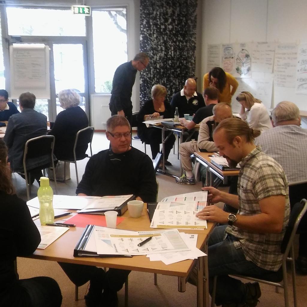 FRG Solna-Sundbyberg på kurs i Södertälje om val konflikthantering.