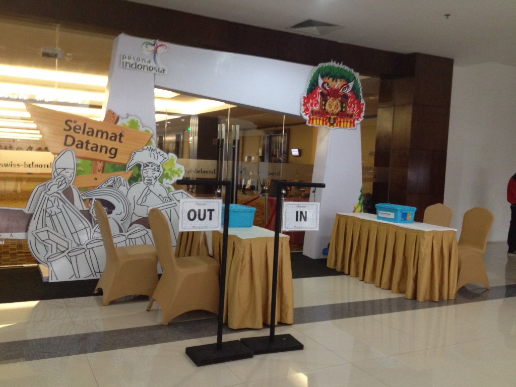 Ayo merapat Slankers/Slanky Batam! Open gate #konserEksklusifSlank #ReogNRoll jam 18.30 WIB