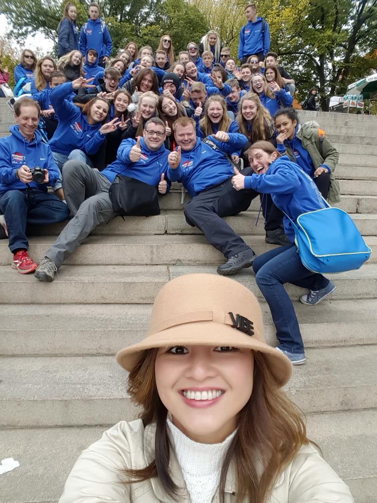 WhitworthUSA15's tweet photo. Our first full team photo in Central Park! Then the selfie with the lady who took it for us!! https://t.co/wsHvvCXSl4