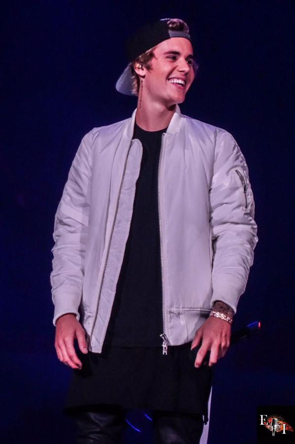 secutebelieber's tweet image. HE DESERVES TO WIN

#EMABiggestFansJustinBieber