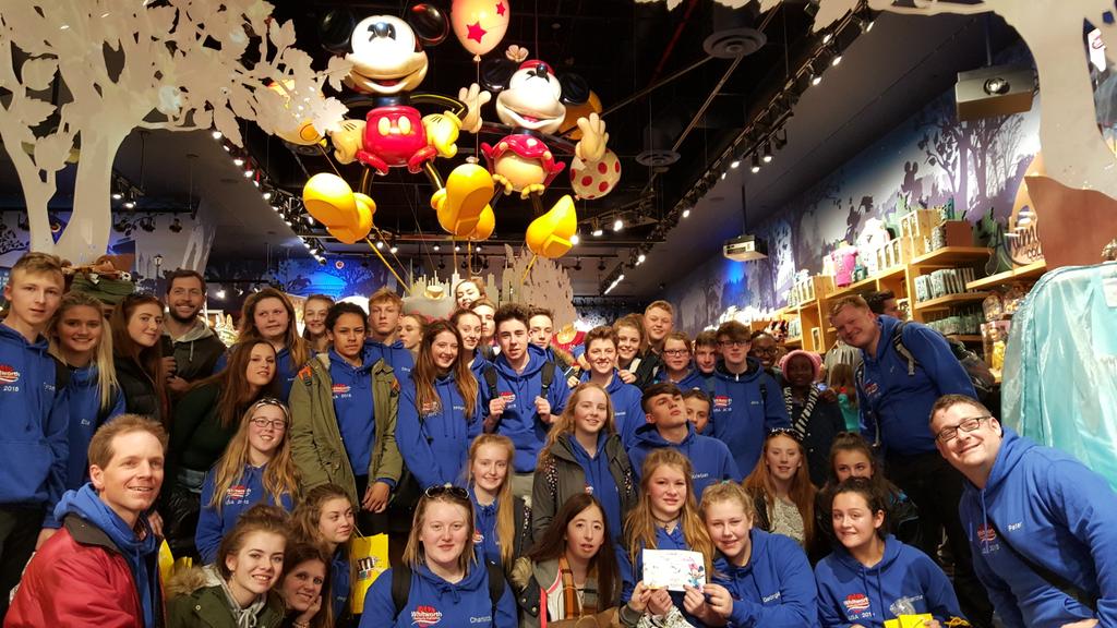 WhitworthUSA15's tweet photo. Times Square fun!!! https://t.co/NPxkBRrJI2