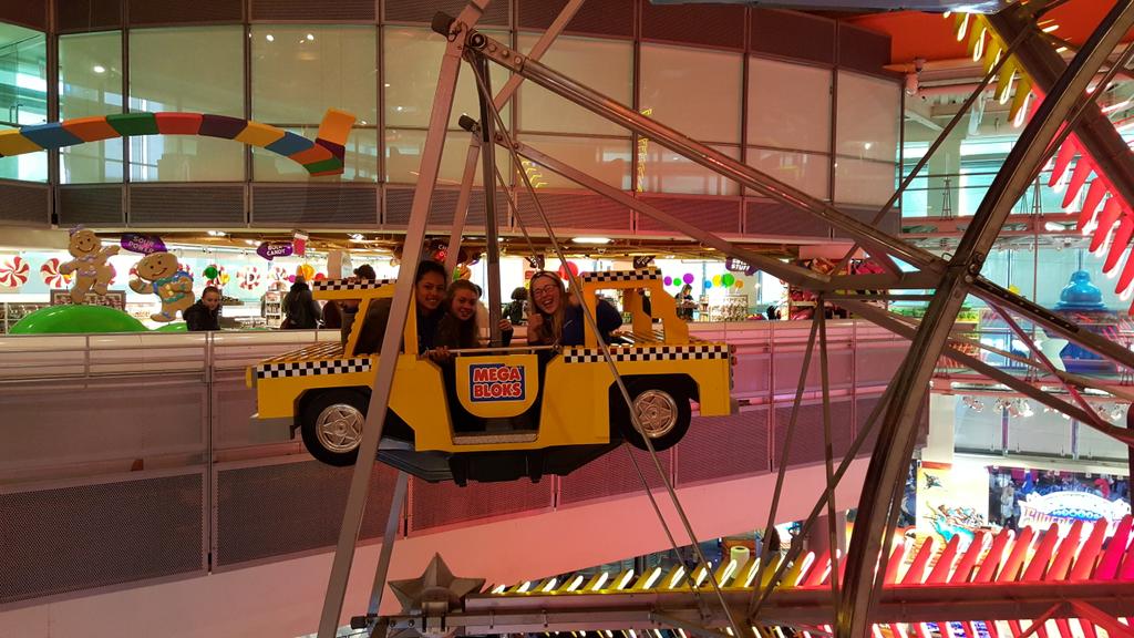 WhitworthUSA15's tweet photo. Times Square fun!!! https://t.co/NPxkBRrJI2