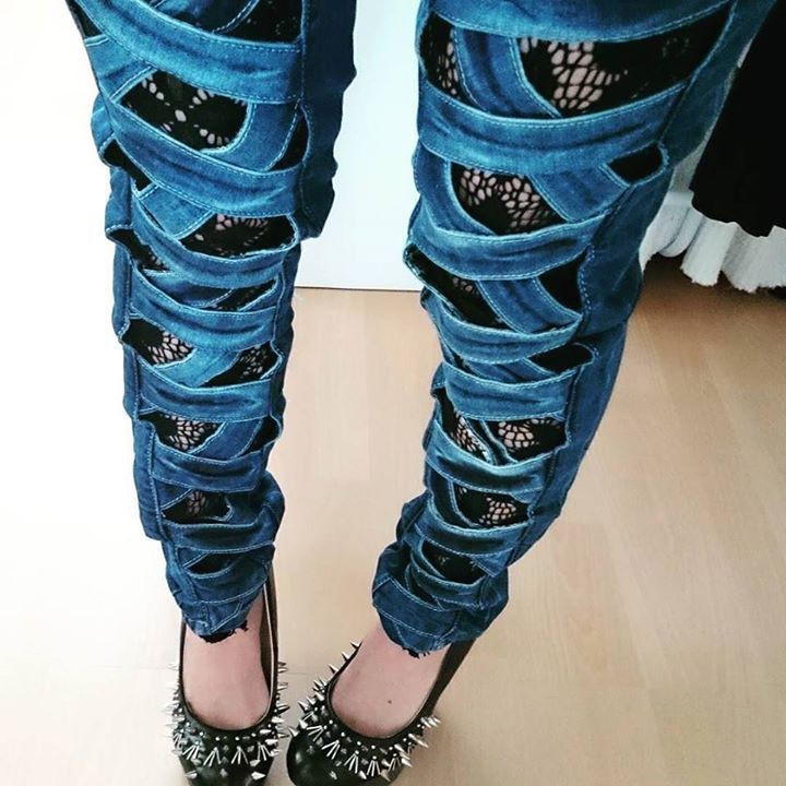 SikiliFrik's tweet photo. MEGAAAAAA  ich liebe meine neue Jeans  #jeans #zerrupft #Hose #outfitpost #outfit #outfito… https://t.co/2ejiqw62bW https://t.co/P2T2xS6zAO