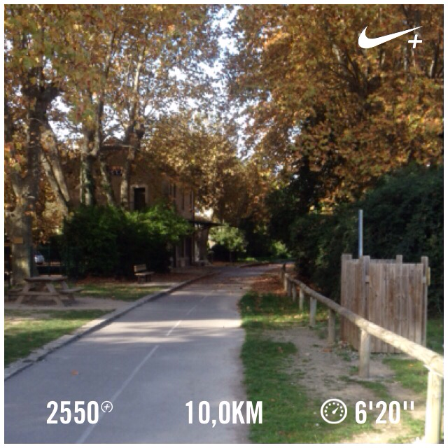 LaureAnnePench's tweet photo. Je viens de courir 10,0 km avec Nike+ Running. https://t.co/cunNIGez8F #nikeplus https://t.co/2UX8vYs1vw
