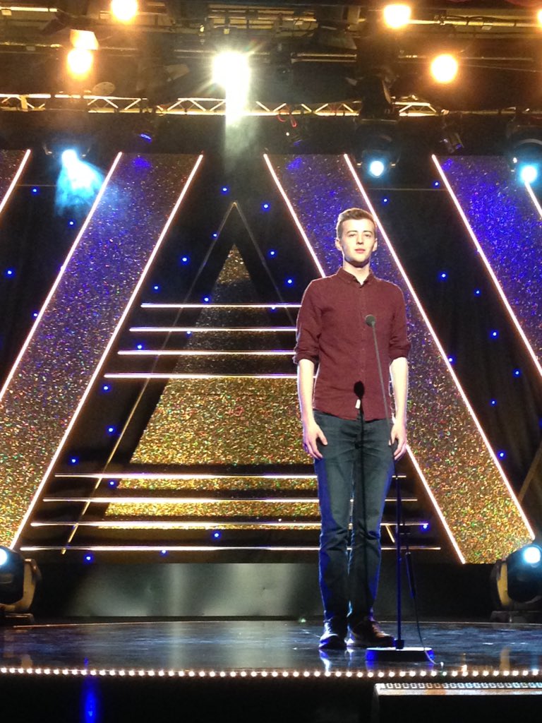 EisteddfodUrdd's tweet photo. Paratoadau munud olaf gan @Steffan_Hughes ar gyfer #YBT2015 #urdd2015 https://t.co/ZfhgGeoVKy