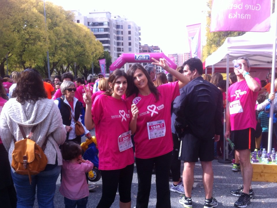 AnaZoroquiain's tweet photo. #ILOVEROSA #LoveCausasBuenas #CarreraCáncerdeMamá #caramelosdelalzheimer #rosa #pink #hermanas #meta #conseguido!!!! https://t.co/B2TMkmfslk