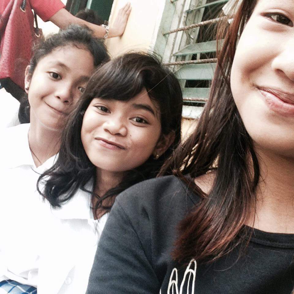 AnneEspuelas's tweet photo. My bestfriend, is not your bestfriend. Okay?👍 https://t.co/M5VVQZfyaD