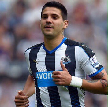 TheHeadtoHead's tweet photo. RT for Mitrovic
FAV for Defoe

#SUNNEW https://t.co/XaYnPbh8xI