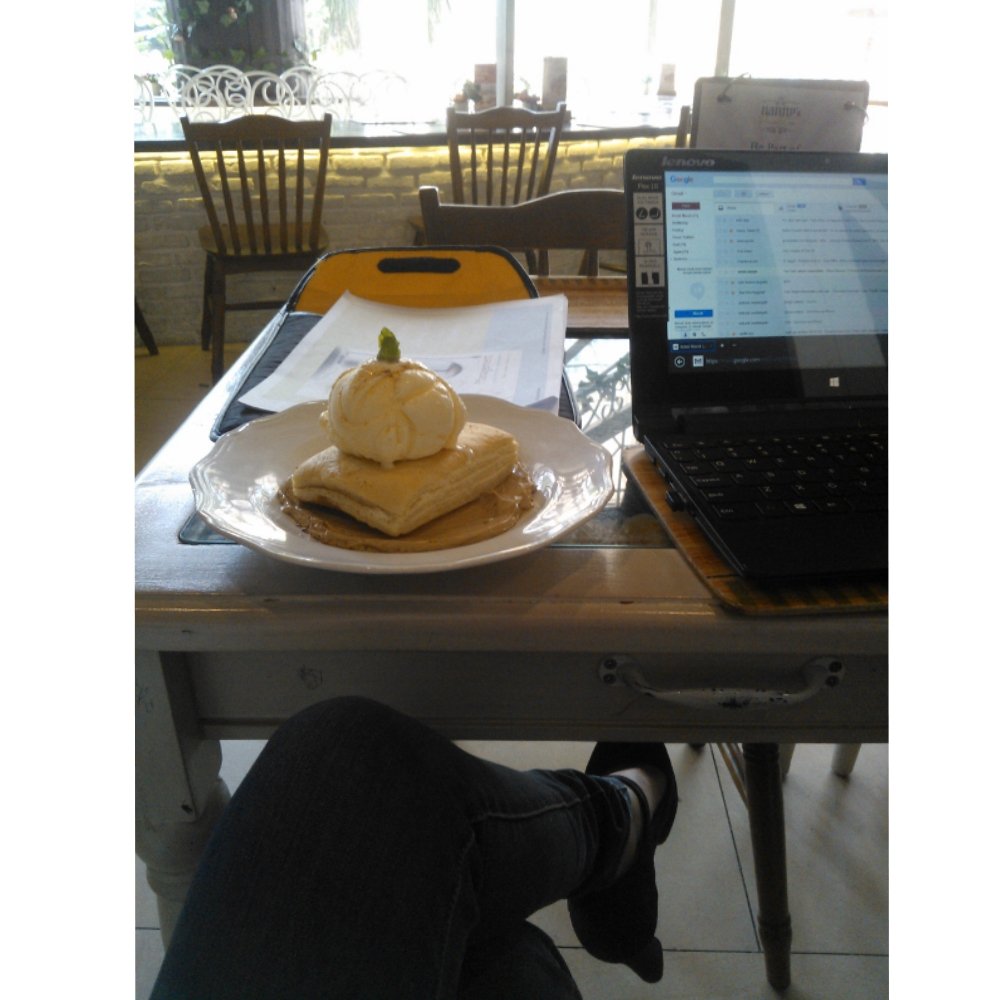 mitagustono's tweet photo. #latepost work hard study hard play hard https://t.co/SqWMxFz4sM