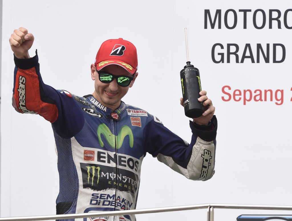 lorenzo99's tweet photo. Carrera durísima pero buen resultado de cara a la última gran final! Vamoooos!!! 💪 #MalaysianGP #lastfinalonedream https://t.co/ApStPi17ts