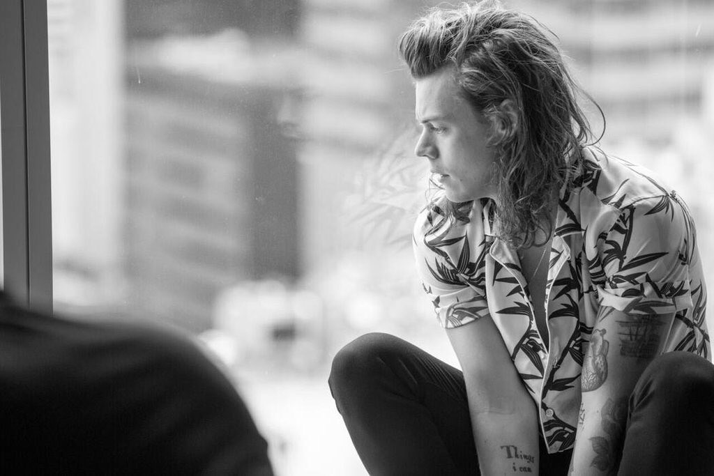 STYLATORARMY's tweet photo. Retweet for Harry #EMABiggestFans1D https://t.co/AQ2qkZlEVn