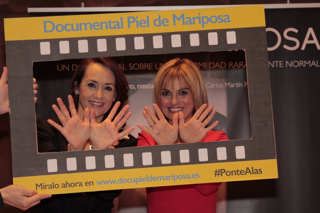 dobleduo's tweet photo. Día Internacional @pieldemariposa ayer estuvimos en la Première https://t.co/4UiWPwdh4H no dejes de verlo #PonteAlas https://t.co/5kaBgbaXqK